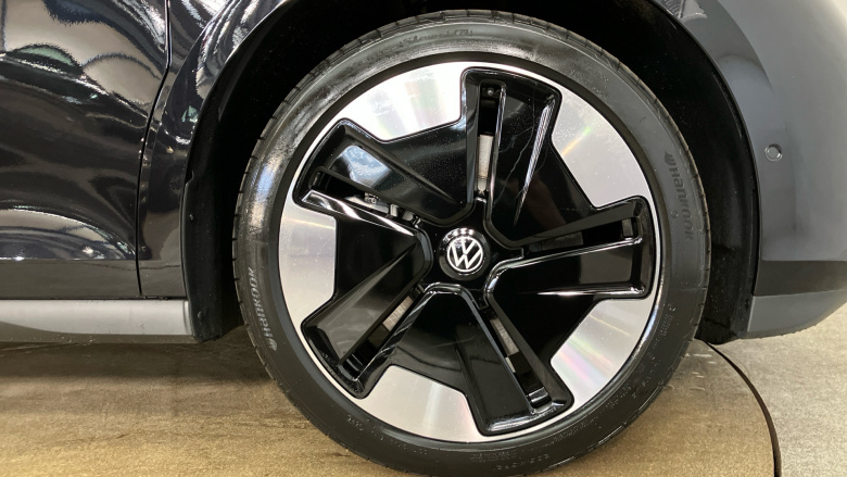 Volkswagen ID. Buzz 210kW Style Pro 86kWh 5dr LWB Auto [7St/Design+] Electric Estate